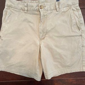 Vineyard Vines flat front khaki shorts sz 30